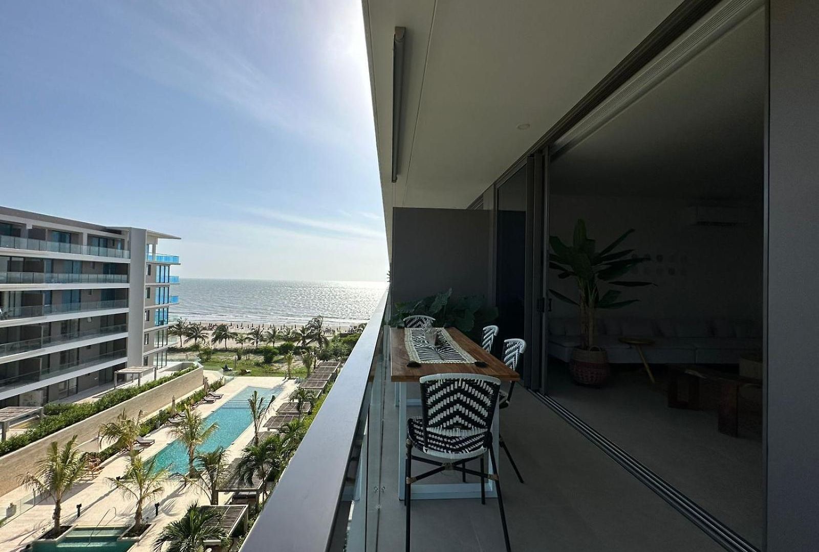 En Frente Al Mar Con piscina Apartamento