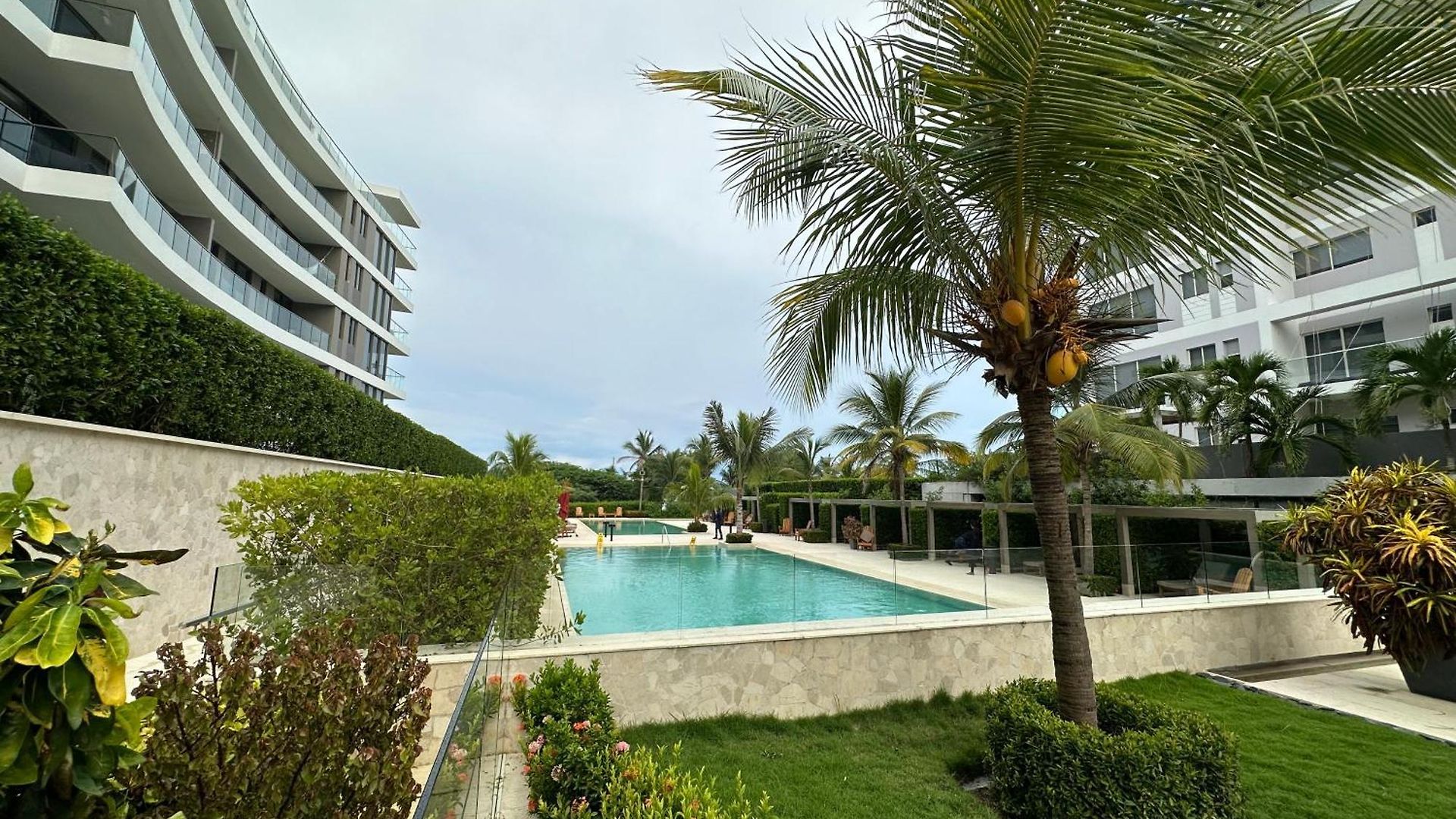 Apartamento En Frente Al Mar Con piscina