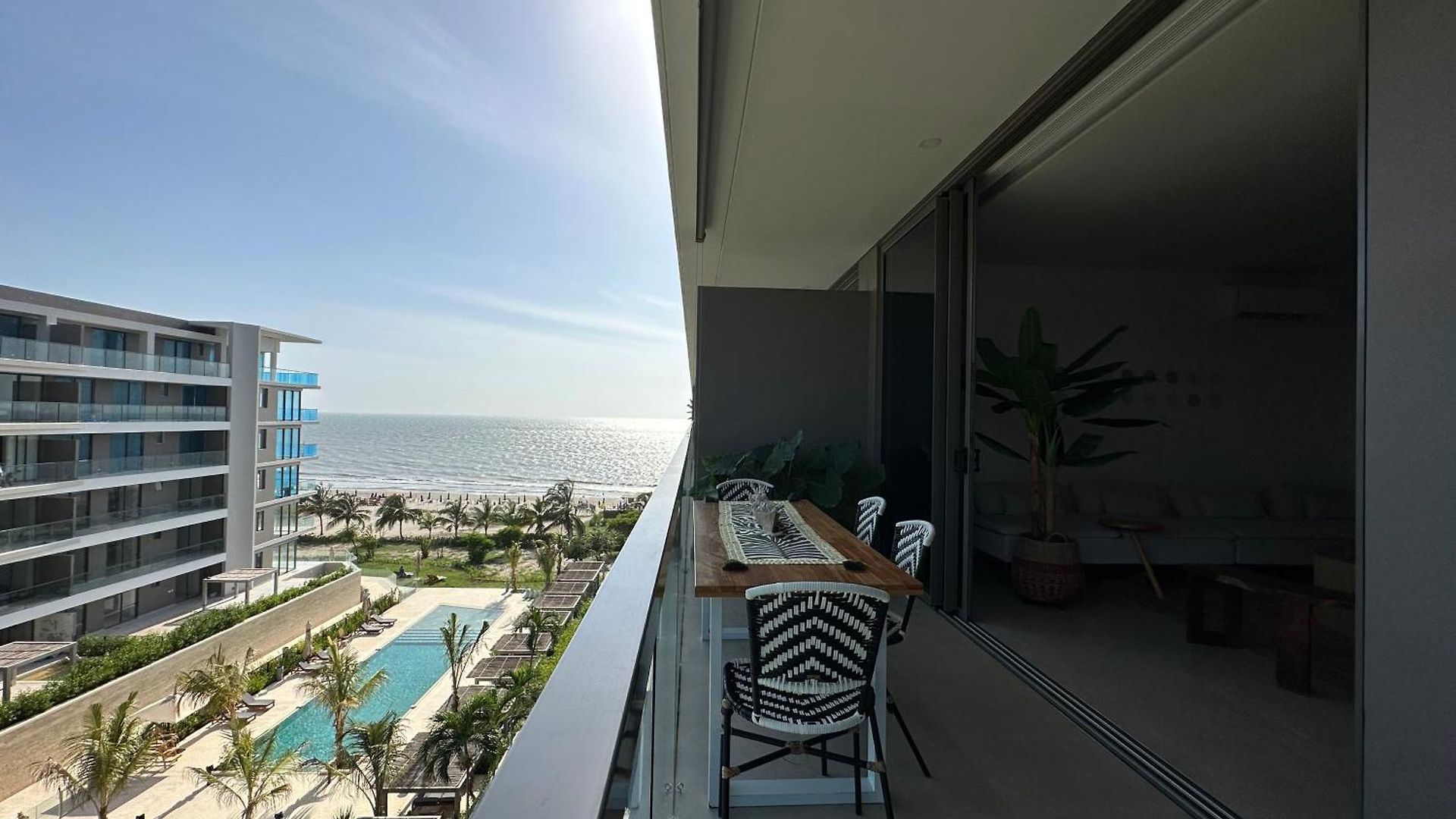 Apartamento En Frente Al Mar Con piscina Cartagena