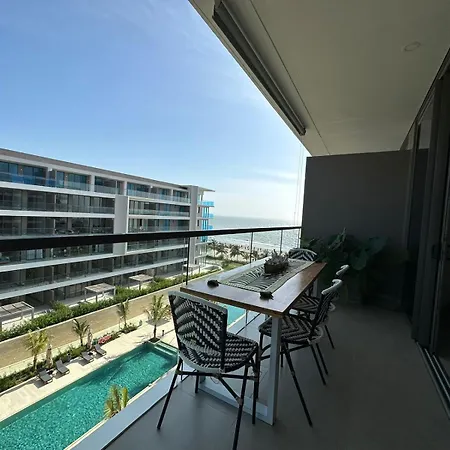 Apartment En Frente Al Mar Con piscina