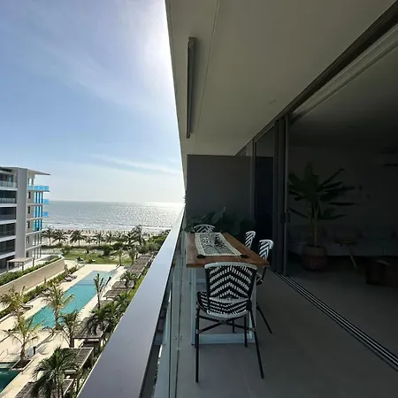En Frente Al Mar Con piscina Apartment